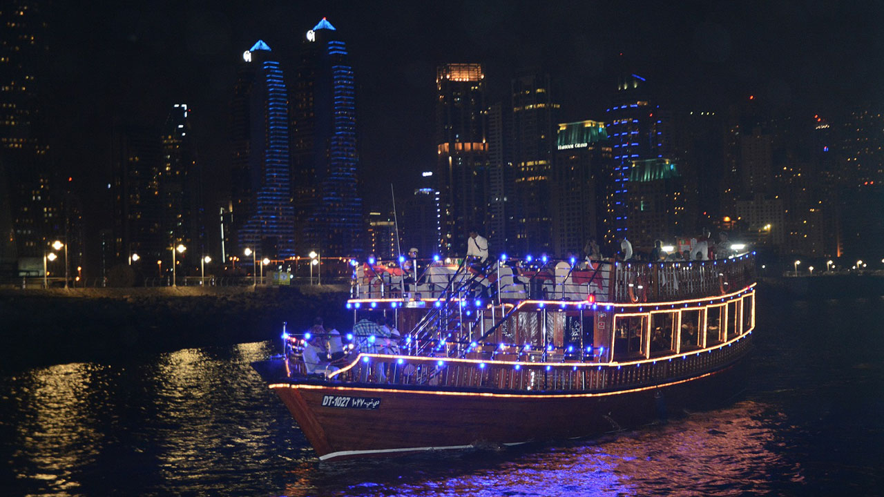 dhow cruise dubai marina sunset