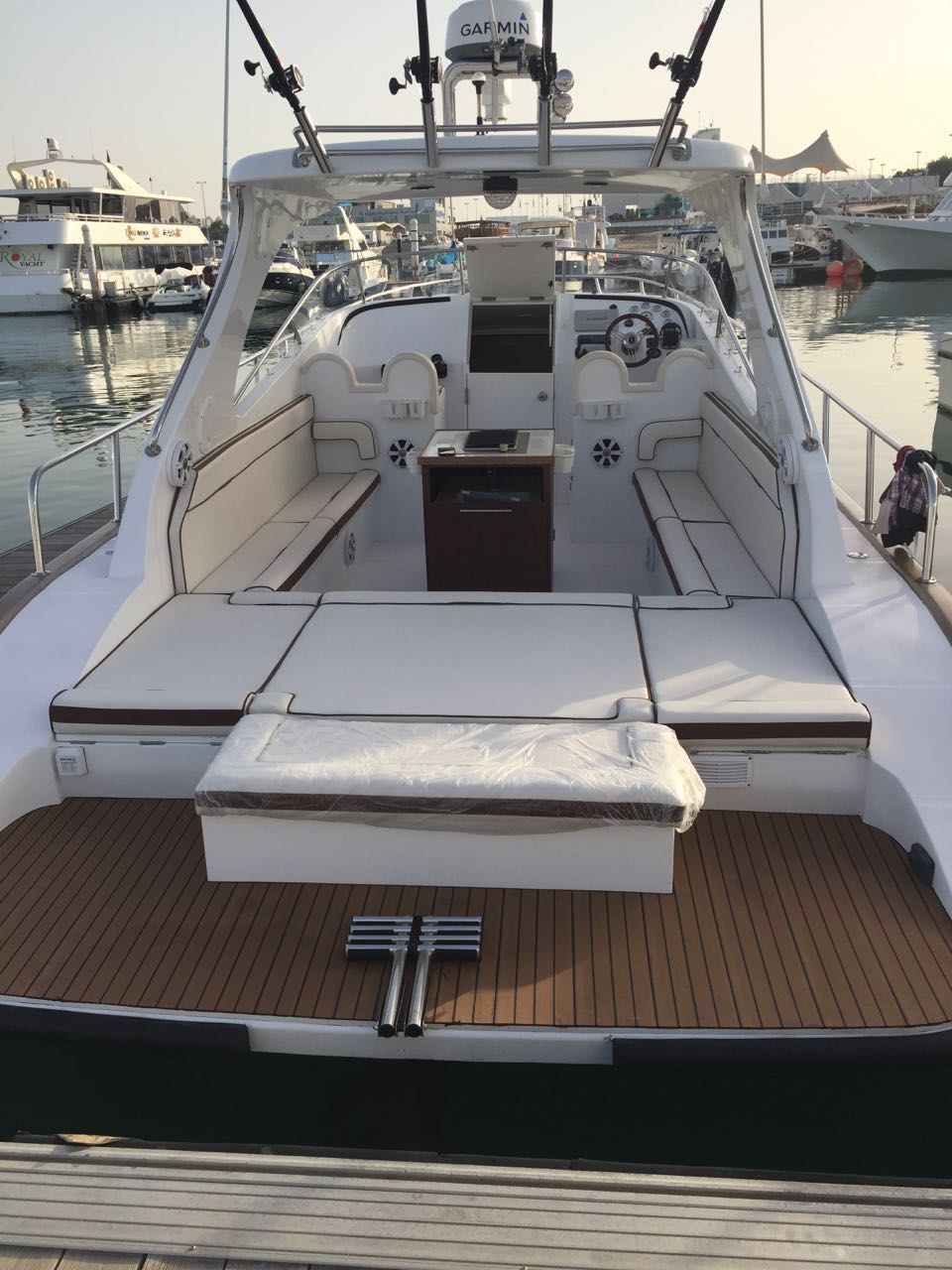 8 person yacht charter