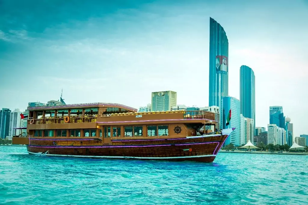 круиз абу даби дубай. коста фиренце круизный лайнер. круизный лайнер в персидском заливе. лайнер дубай абу даби. лайнер msc virtuosa.